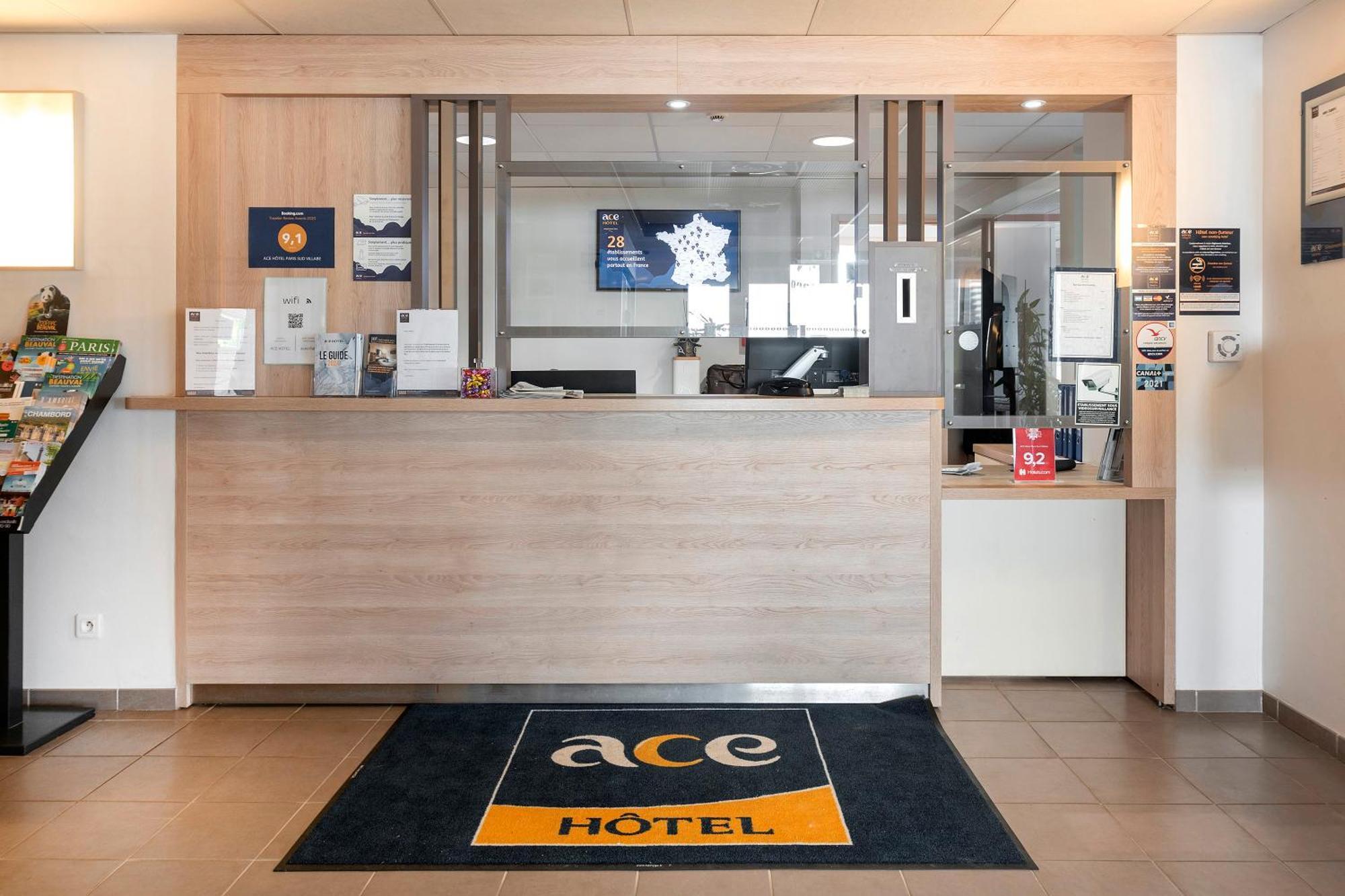 Ace Hôtel Paris Sud Villabe Exterior foto